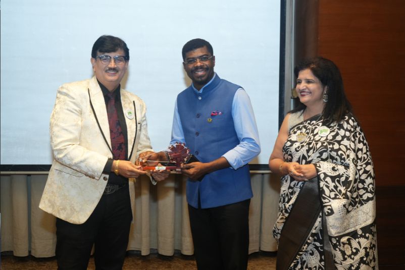 Delegates sharing business opportunities at the India–Africa event