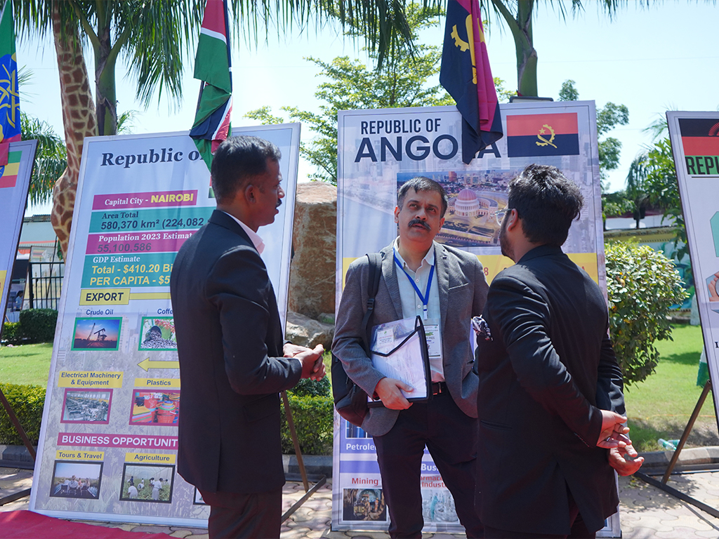 Ambassador Demeke Atnafu Ambulo applauding GIBF’s new digital initiative